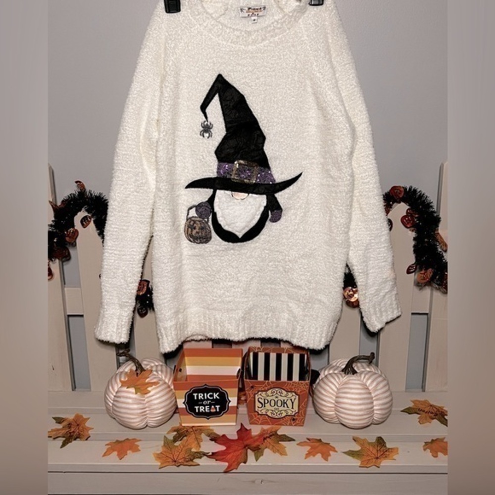 Women’s Poof! Halloween Gnome Witch Fuzzy White Sweater Size Medium